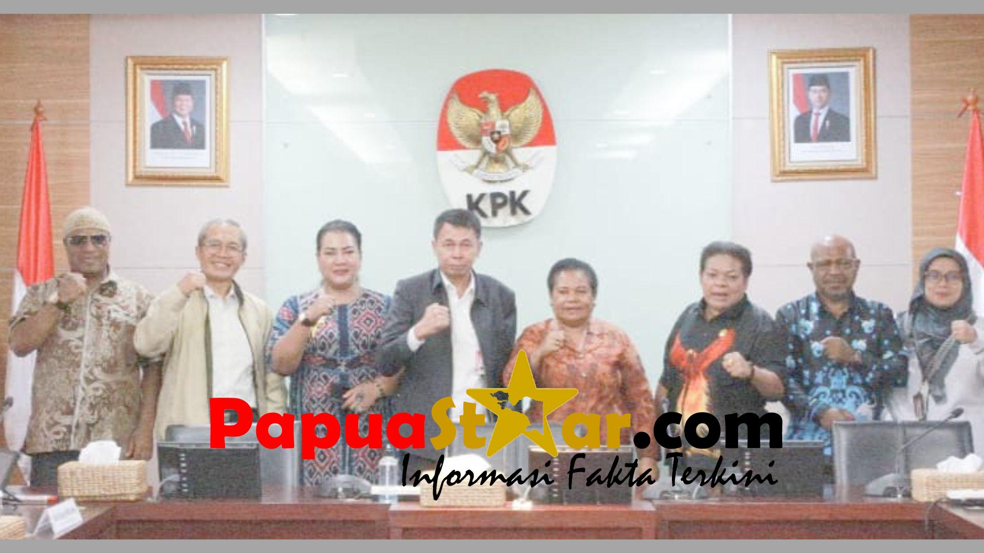 Warna warni Ilustrasi Wisata Pulau Indonesia Presentasi (1)